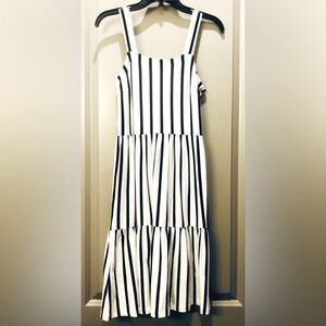 NWOT Ann Taylor Loft 3 Tiered dress 4P